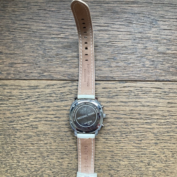 Michael Kors watch - Picture 2 of 3